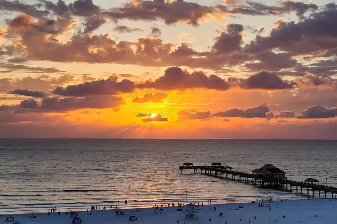 The perfect sunset view from Clearwater beach in Florida 
