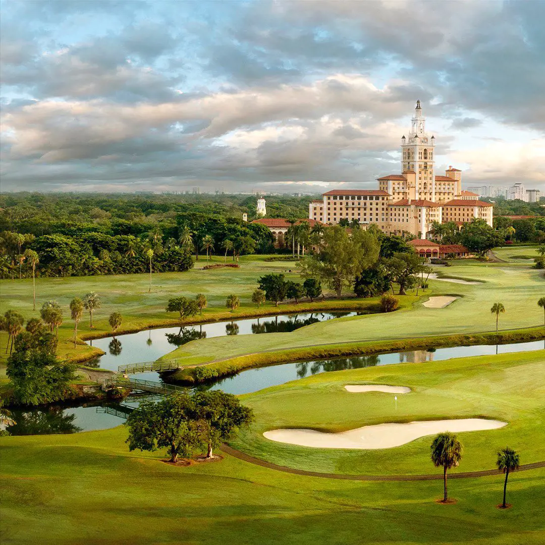 A castle like hotel with a huge relaxing environment 