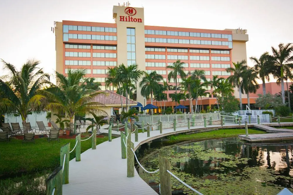 Hilton Palm Beach Airport is the best close destination for you near airport