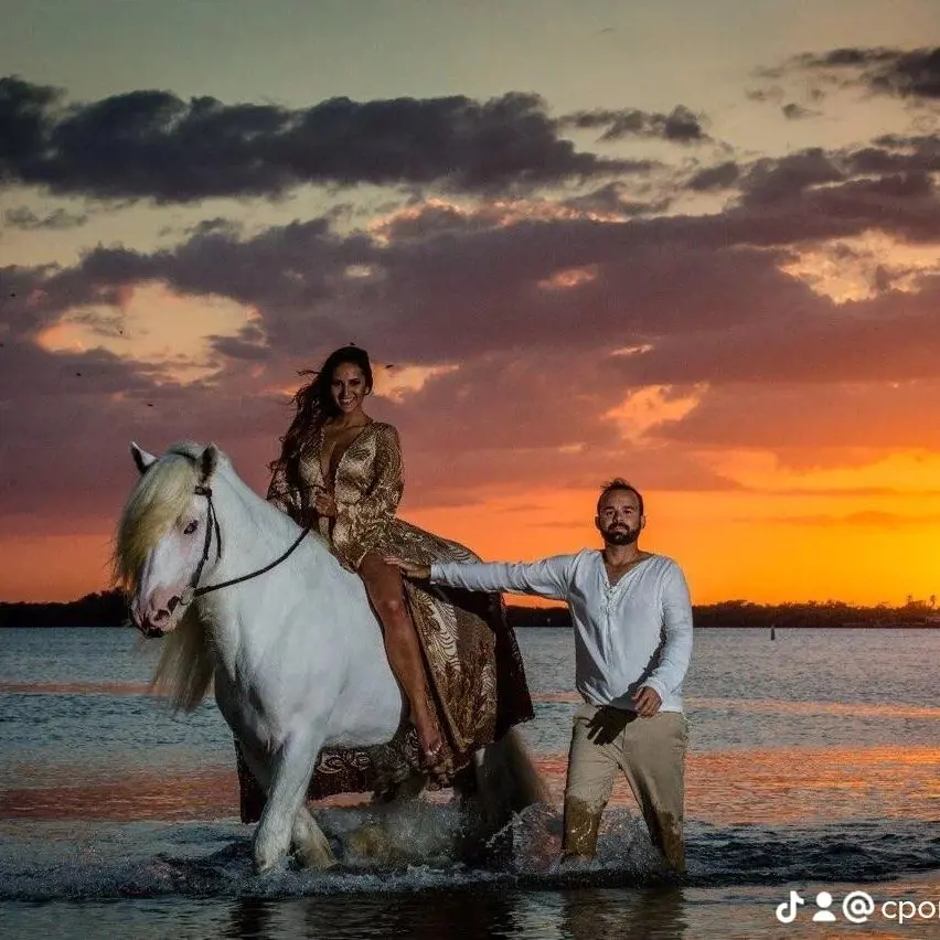 Proposal during the horseback riding is one of the most romantic things